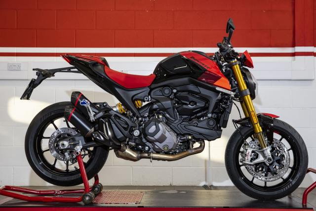 Ducati monster 2021 store top speed